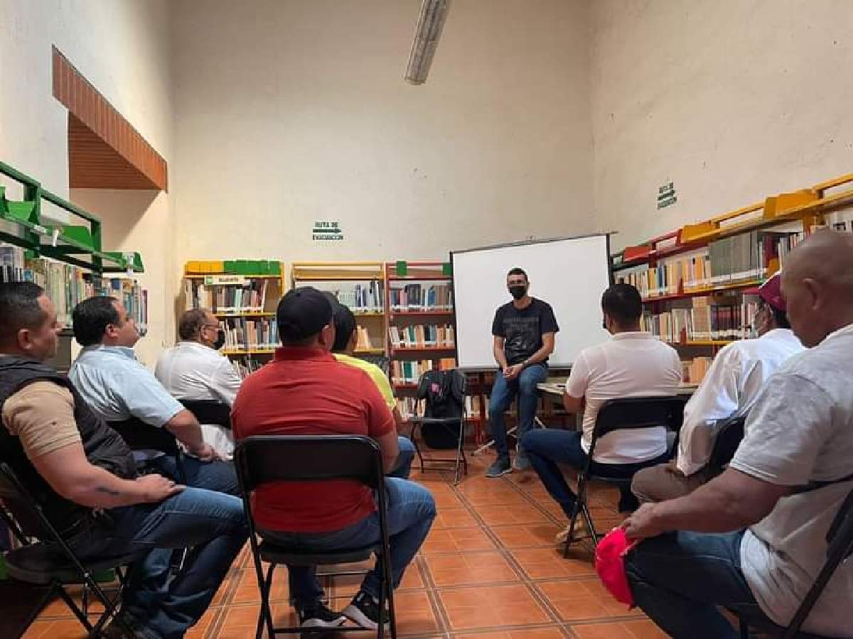Realizan conferencia acerca de las nuevas masculinidades en Tetecala
