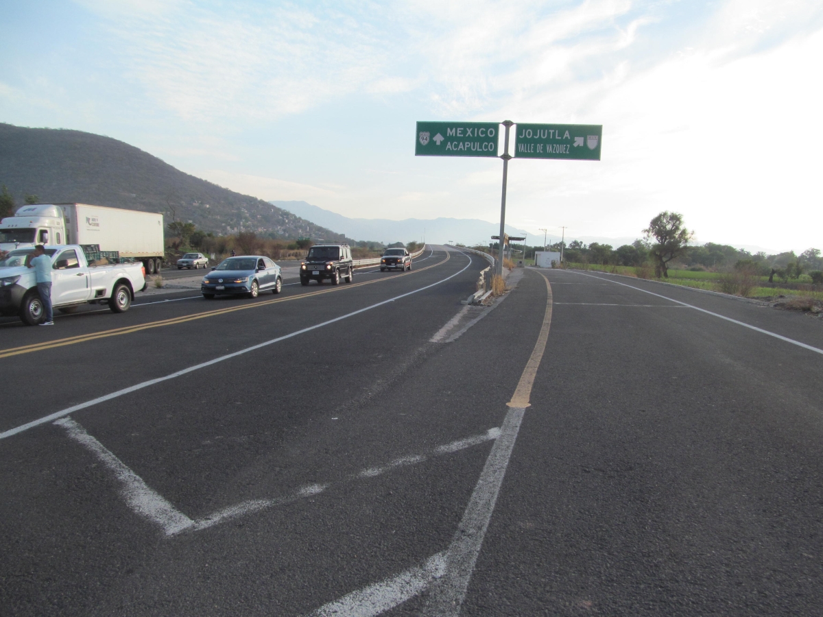 Ejidatarios aceptan acuerdo y liberan autopista siglo XXI