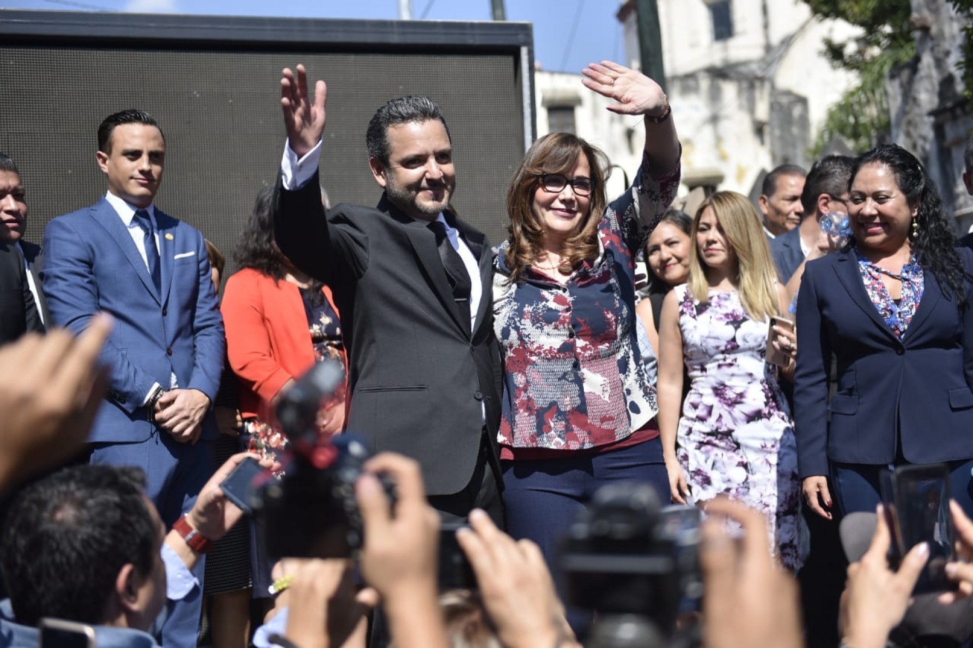 Acude Yeidckol Polevnsky a toma de protesta de edil de Cuernavaca