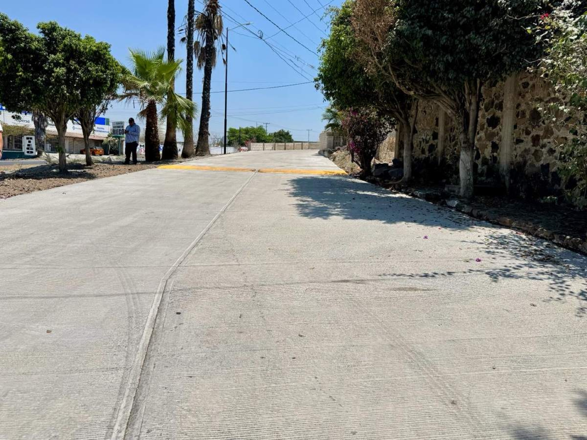 Pavimentan calle en la colonia Juan Morales de Yecapixtla
