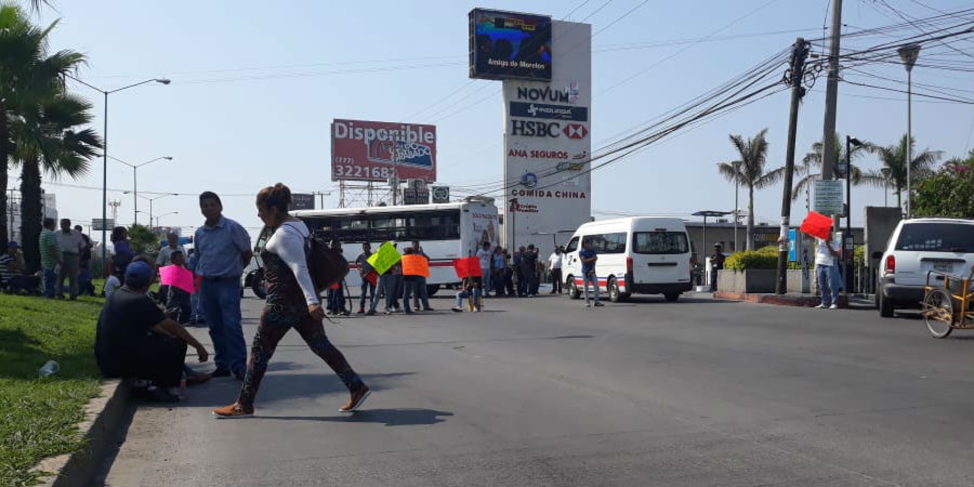 Protestan transportistas de la FAT ante la SMyT