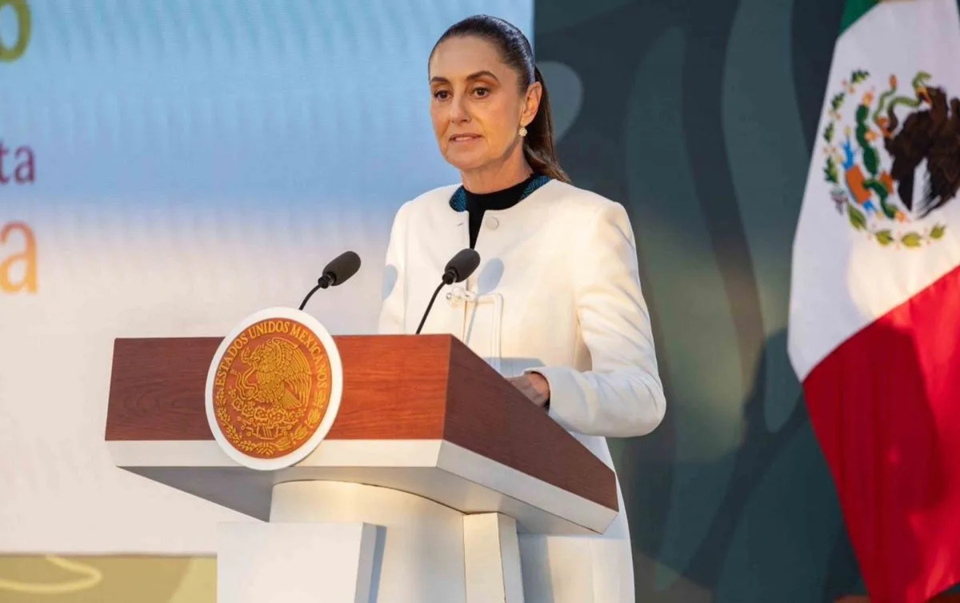 Sheinbaum informa que el SAT notificó a Salinas Pliego sobre adeudos fiscales