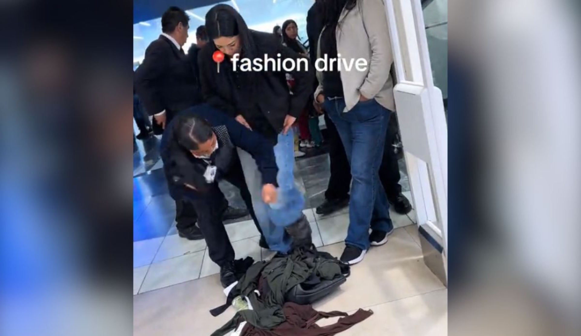 Mujeres se vuelven virales por intentar robar ropa en tienda de Nuevo León
