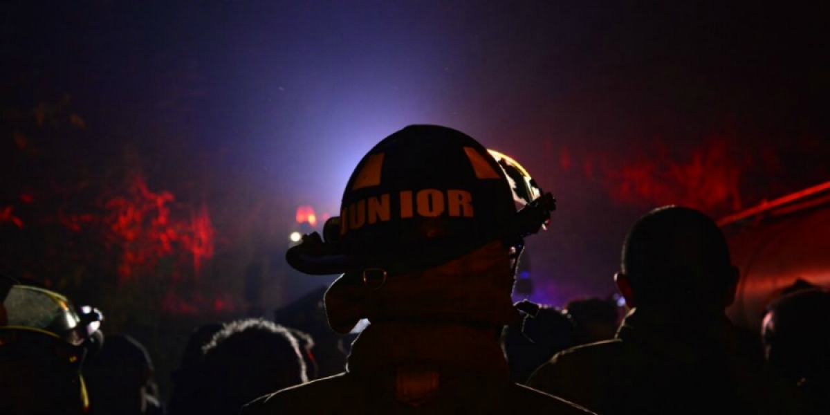 Continúan labores para liquidar incendio forestal en Buena Vista del Monte; realizan sobrevuelos