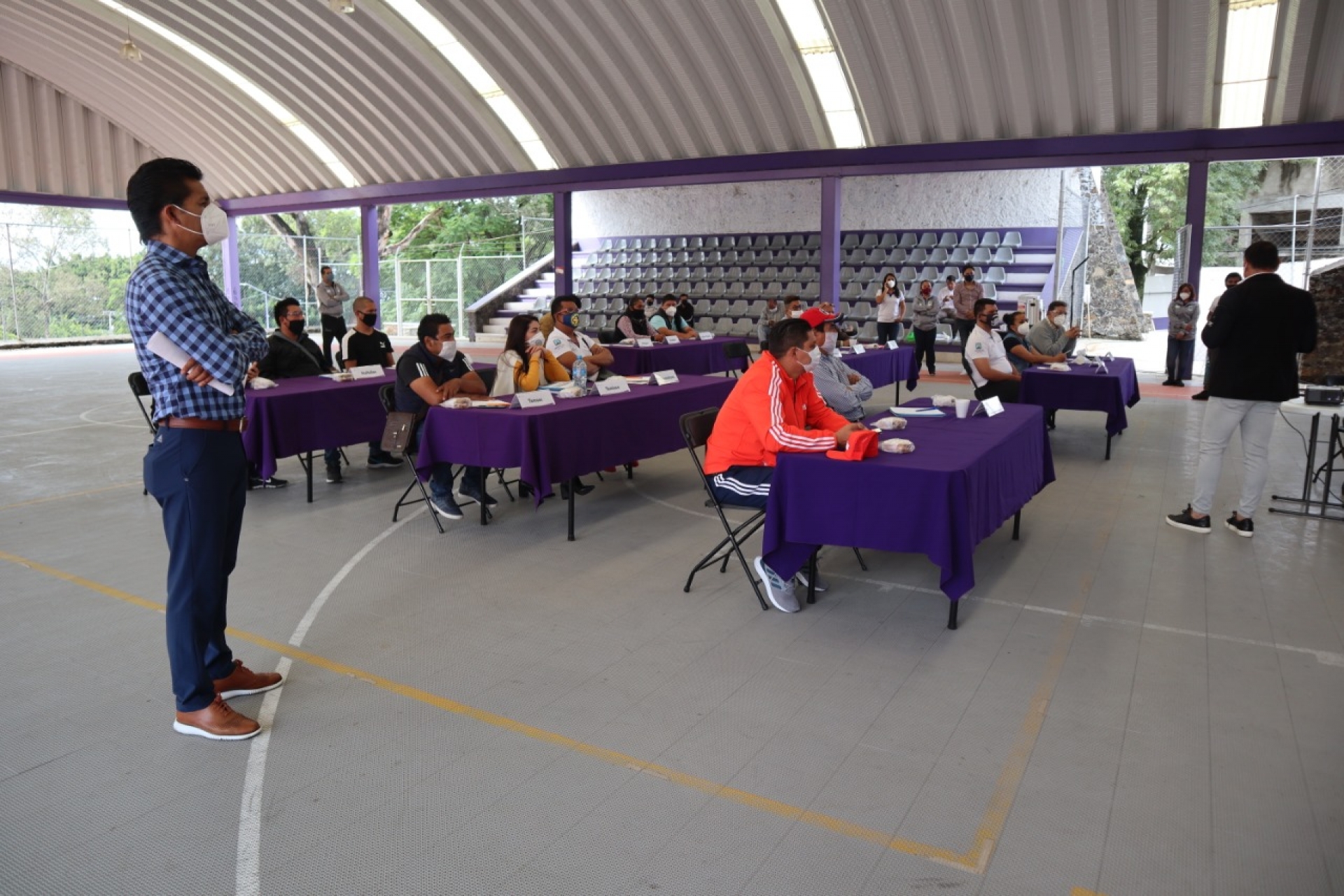 Indem realiza reunión con directores del deporte municipal