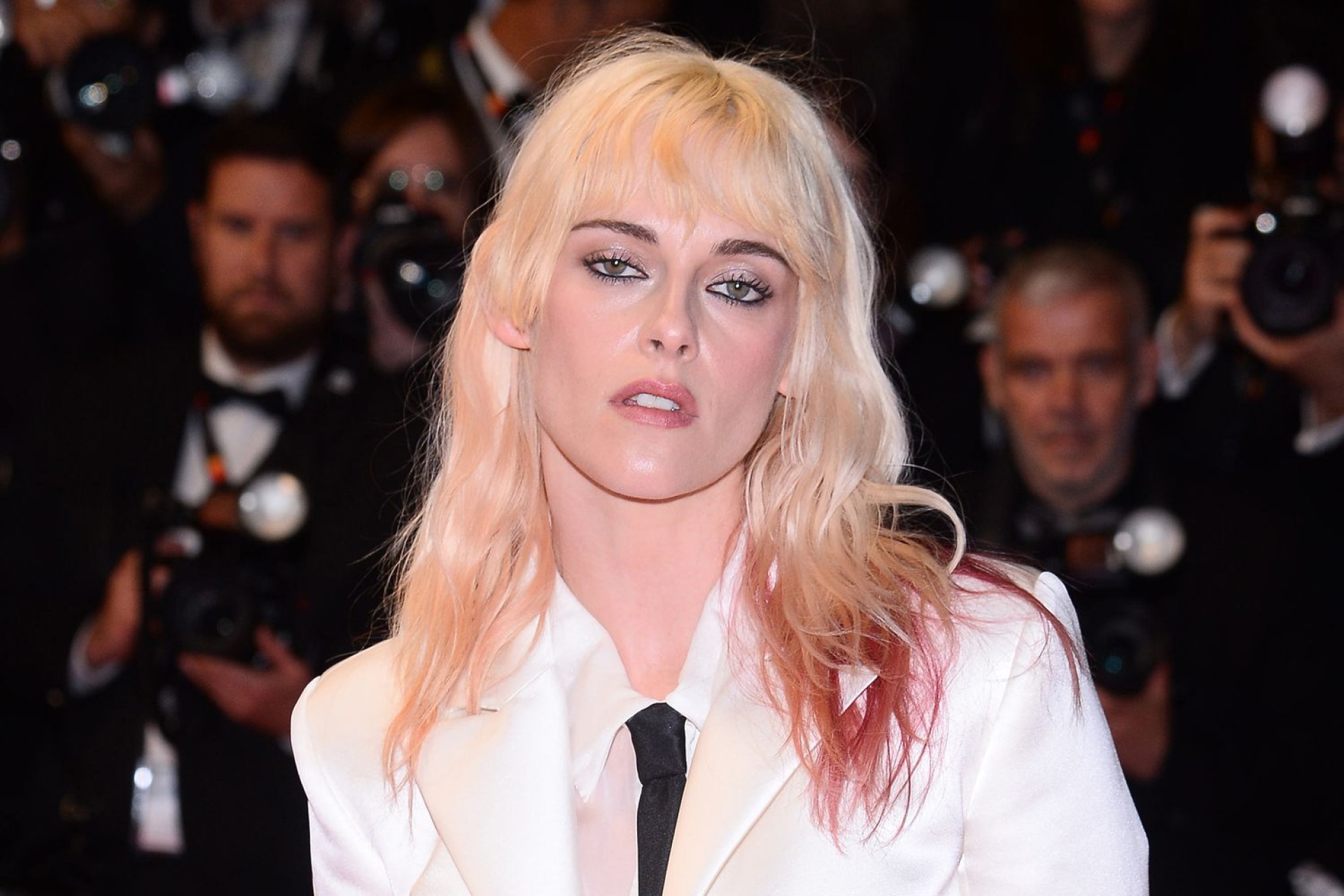 Kristen Stewart debuta como directora en Cannes y habla de su motivación: 'Ser mujer es una experiencia violenta'