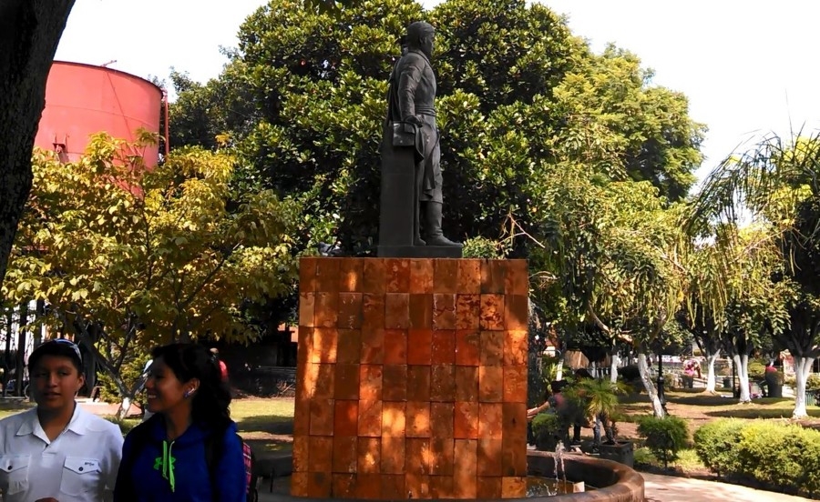 Se pronuncia Consejo de Cronistas por el regreso de la estatua de Morelos al zócalo