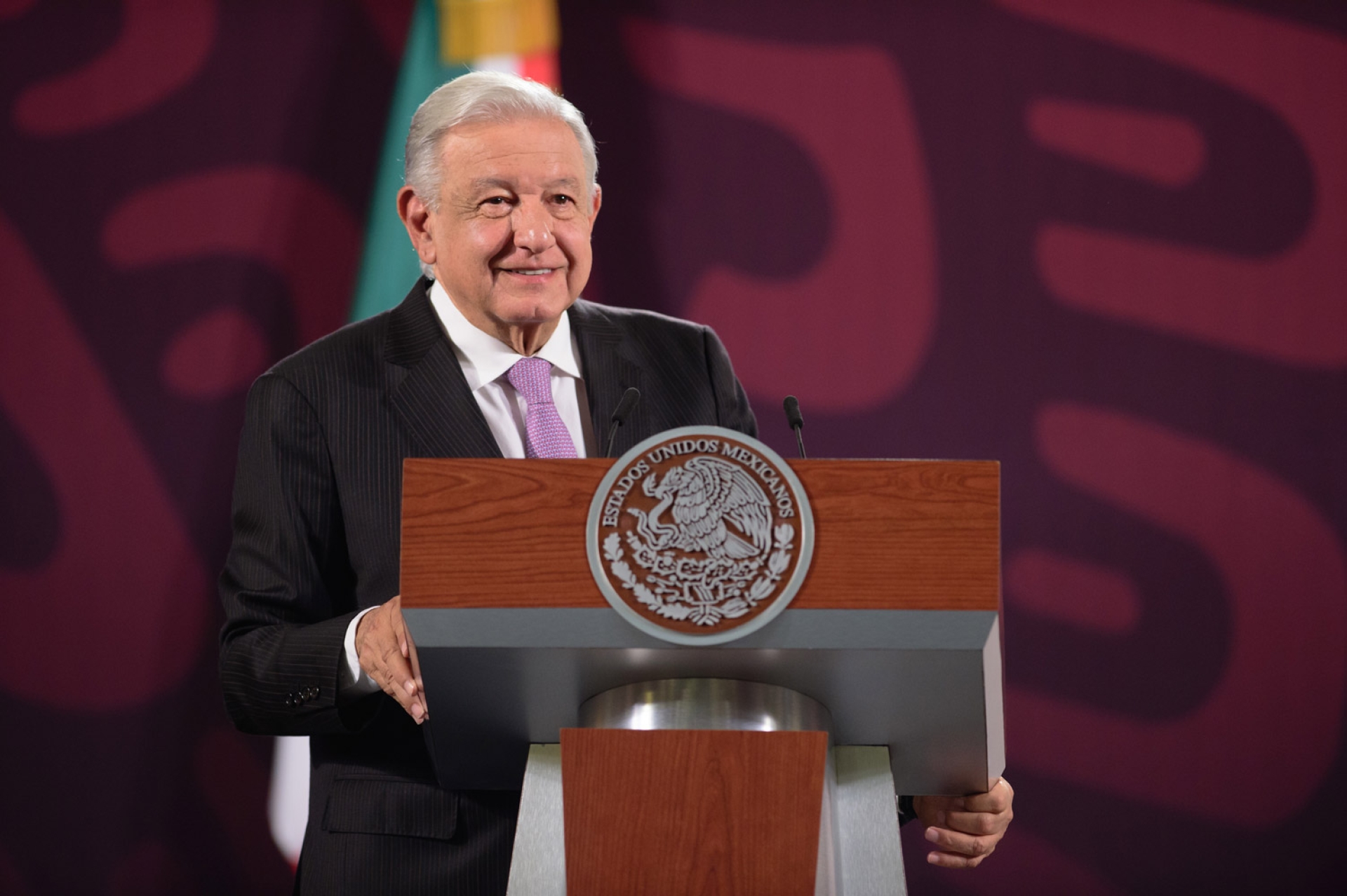AMLO asegura que los conservadores están 'pasmados' tras la victoria de Morena