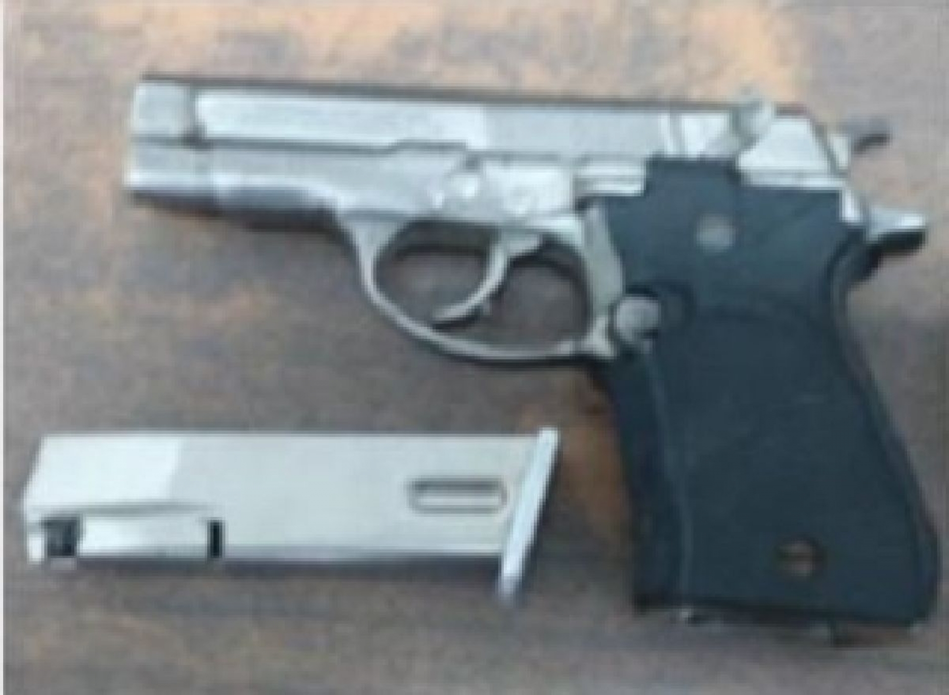 Lo descubrieron en poder un arma mientras montaba a caballo