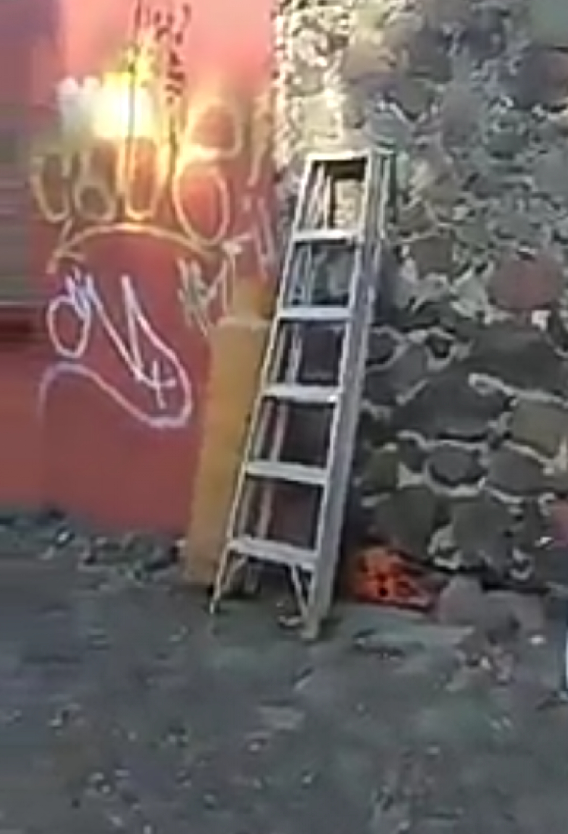 Retienen y amarran a un joven en Chamilpa