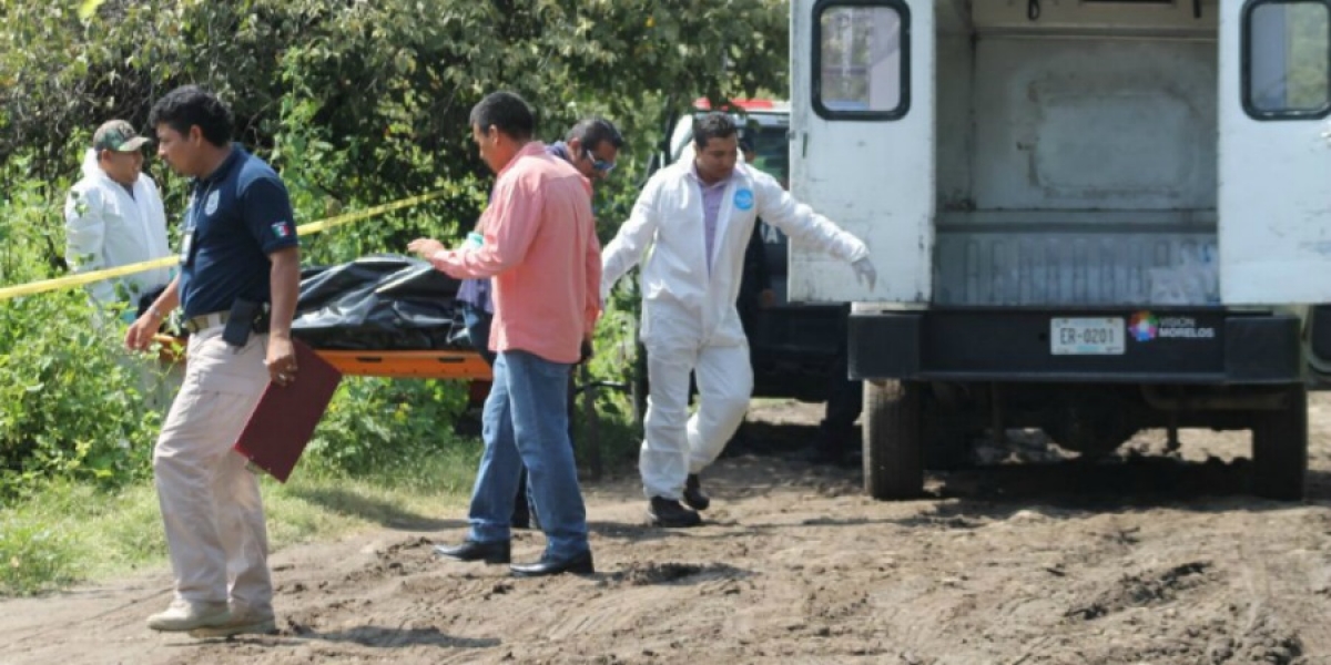 Hallan un cadáver en estado de descomposición, en Xochitepec
