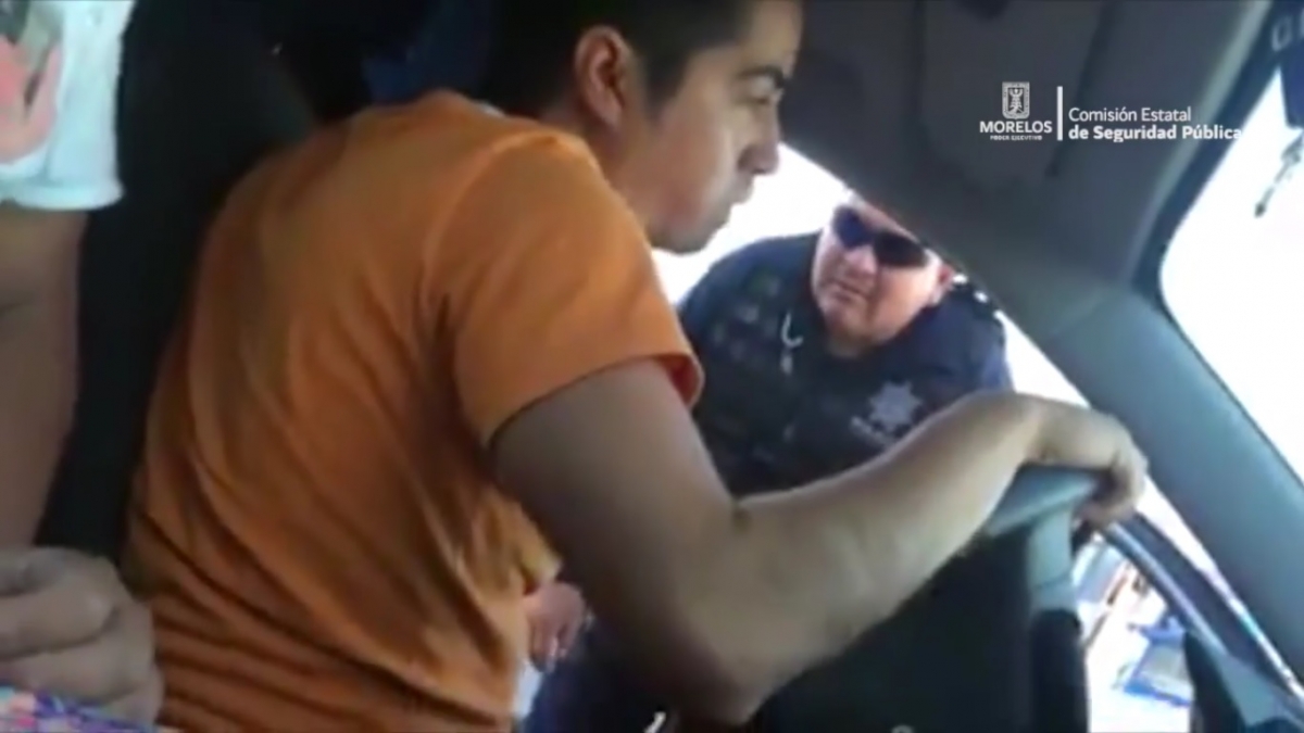 Investigan a policías por abuso contra jóvenes turistas de Querétaro