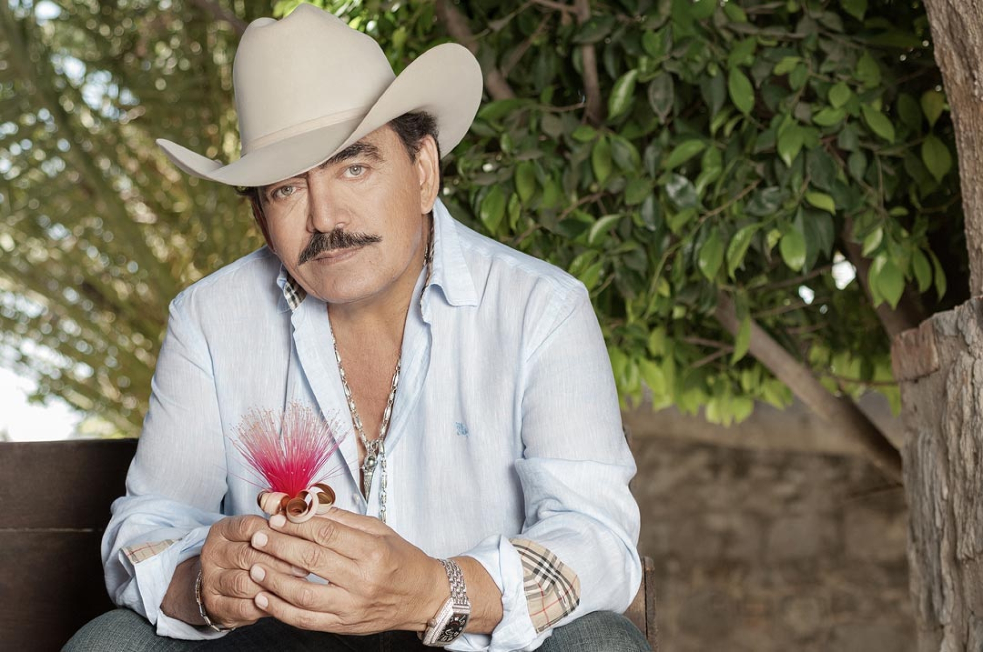 El legado de Joan Sebastian continúa: Lanzan 'de ellas', su nuevo sencillo