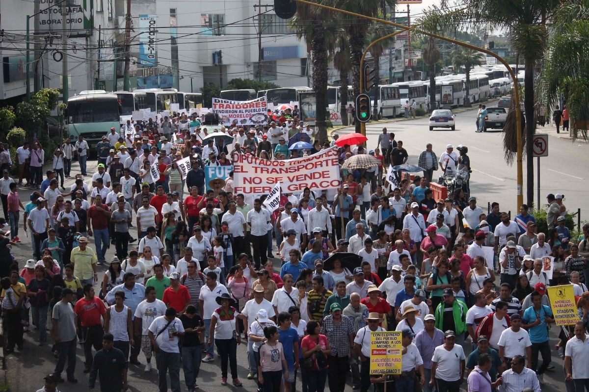 Transportistas hicieron paro del servicio por más de siete horas