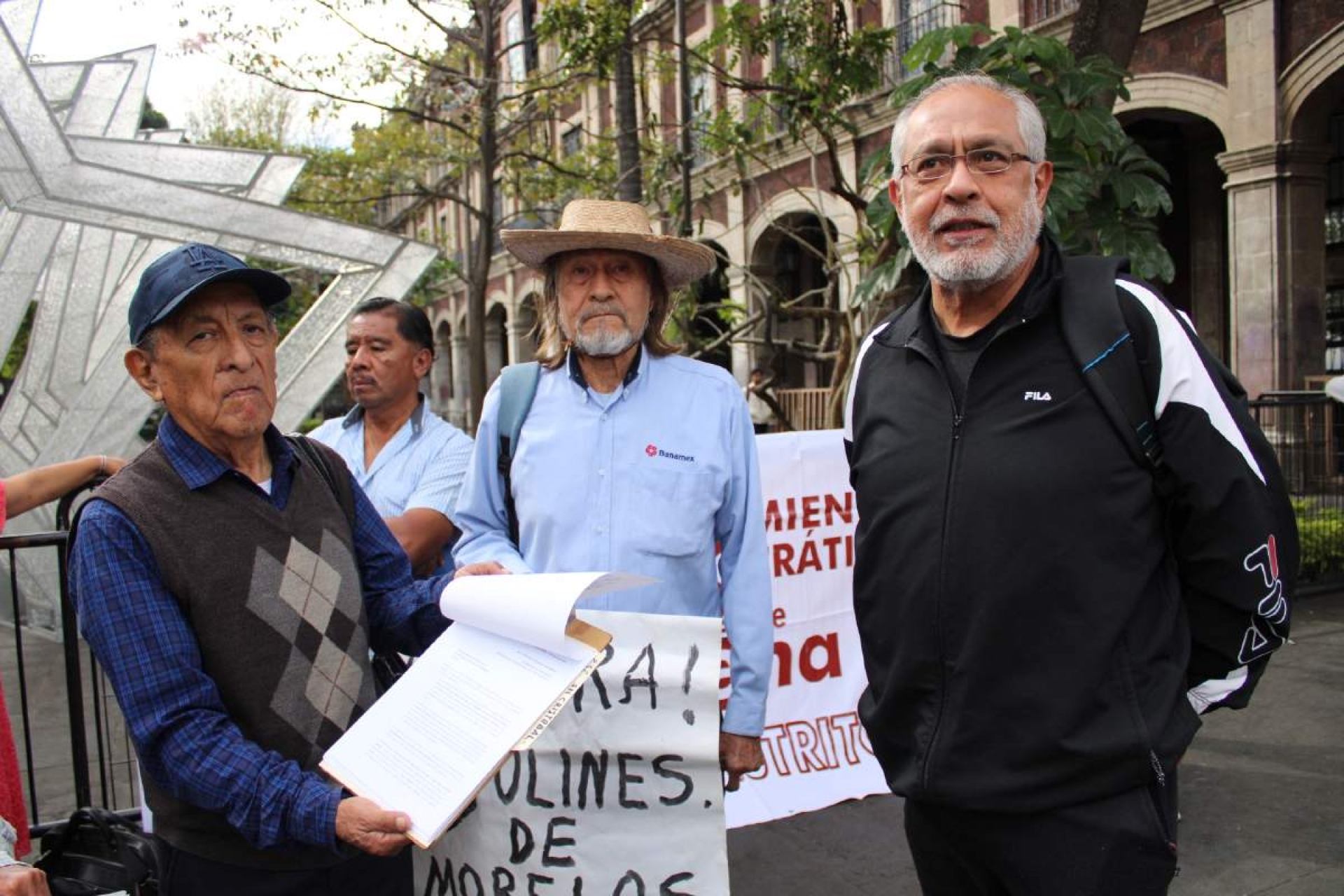 Piden en candidaturas de Morena a militantes fundadores