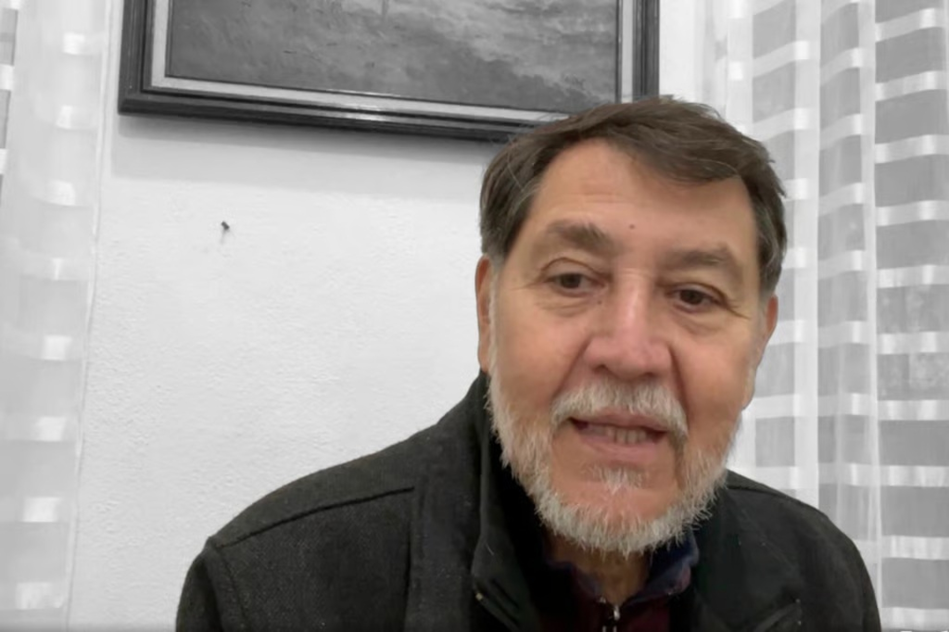 Devolver camionetas es una ‘comedia de errores’, afirma Fernández Noroña