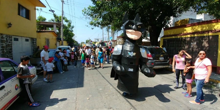 Realizan desfile en San Antón, en el marco de la fiesta patronal del poblado