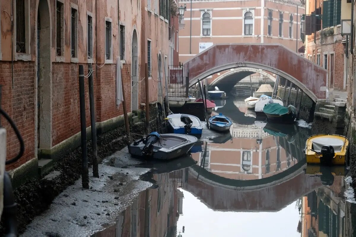 Italia enfrenta nueva alerta por sequía y se secan los canales de Venecia