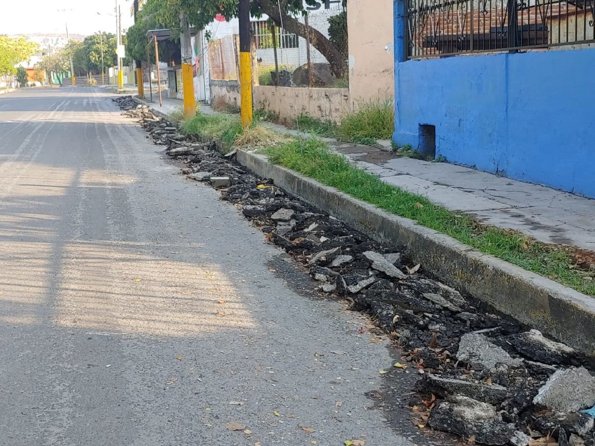 Detenidos, trabajos de cambio de red de drenaje en la Unidad Morelos