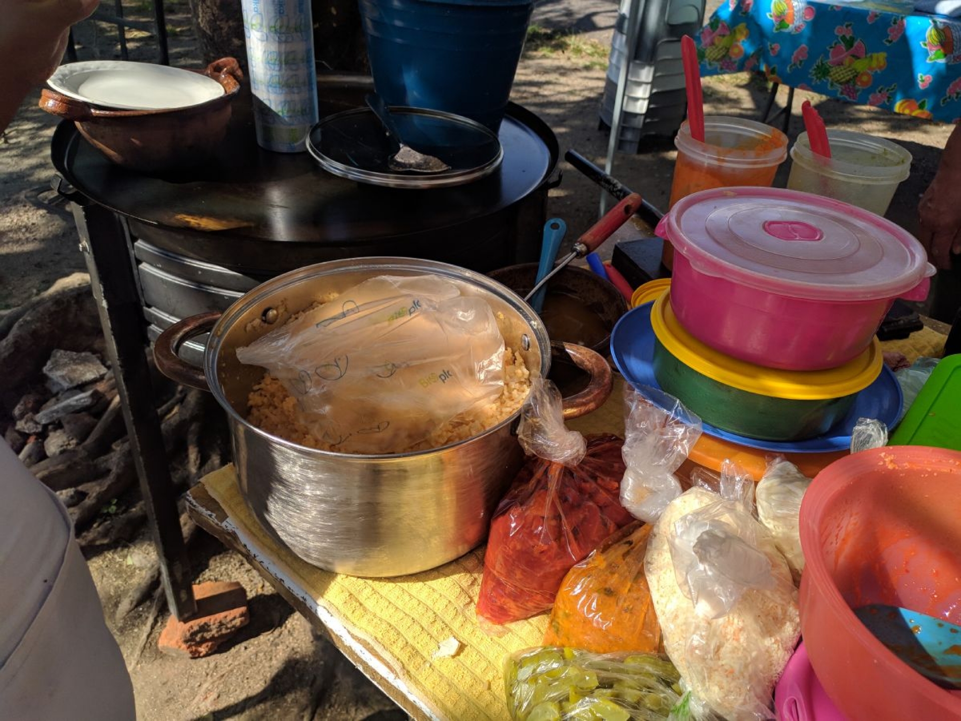 El tapabocas la sofoca cuando cocina