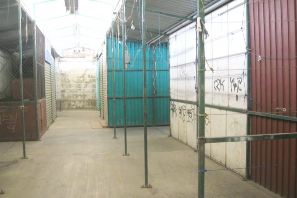 Abandonado, el Centro Comercial Cuautla