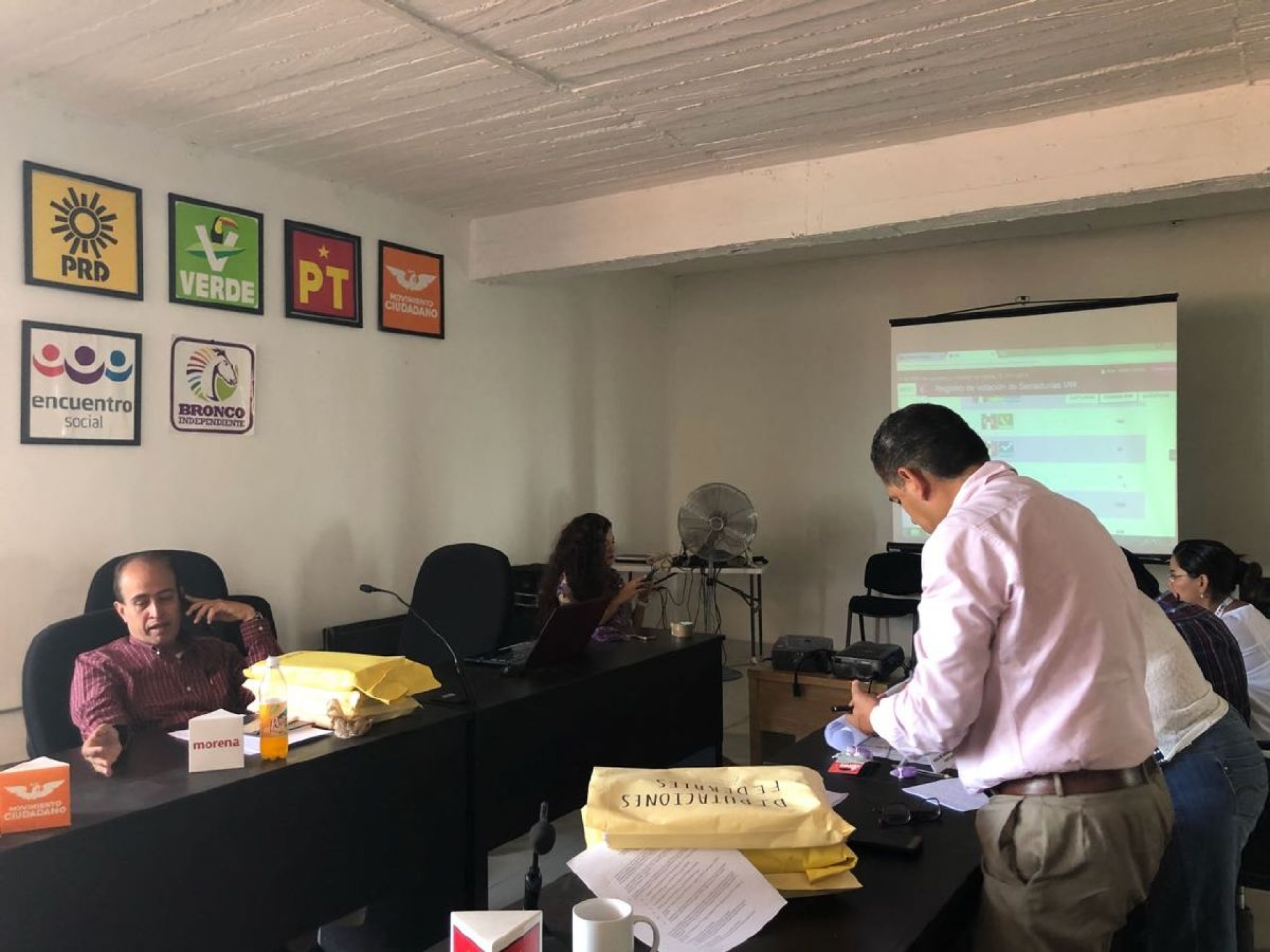 Analizarán contenido restante de casilla vandalizada en Temixco