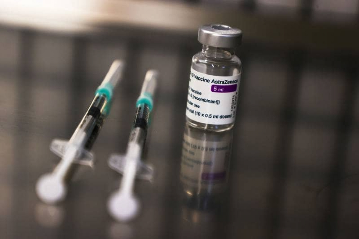 Unión Europea demanda a AstraZeneca por retraso en entrega de vacunas COVID