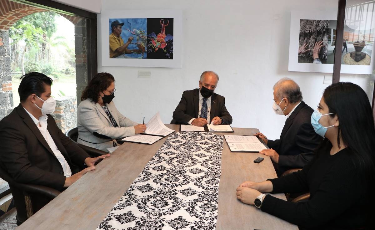 UAEM e INE firman convenio de colaboración