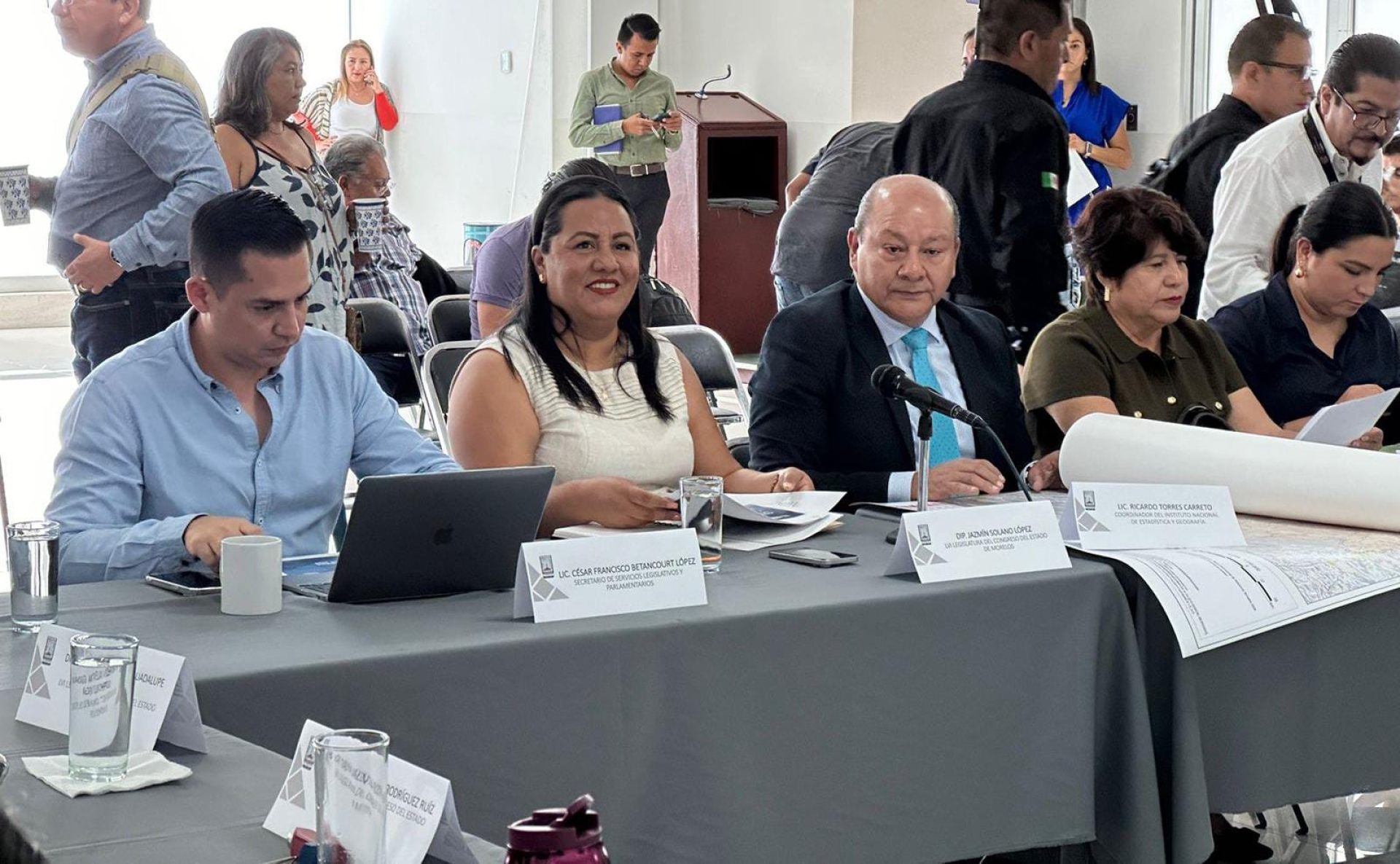 Reducirá nómina el Congreso
