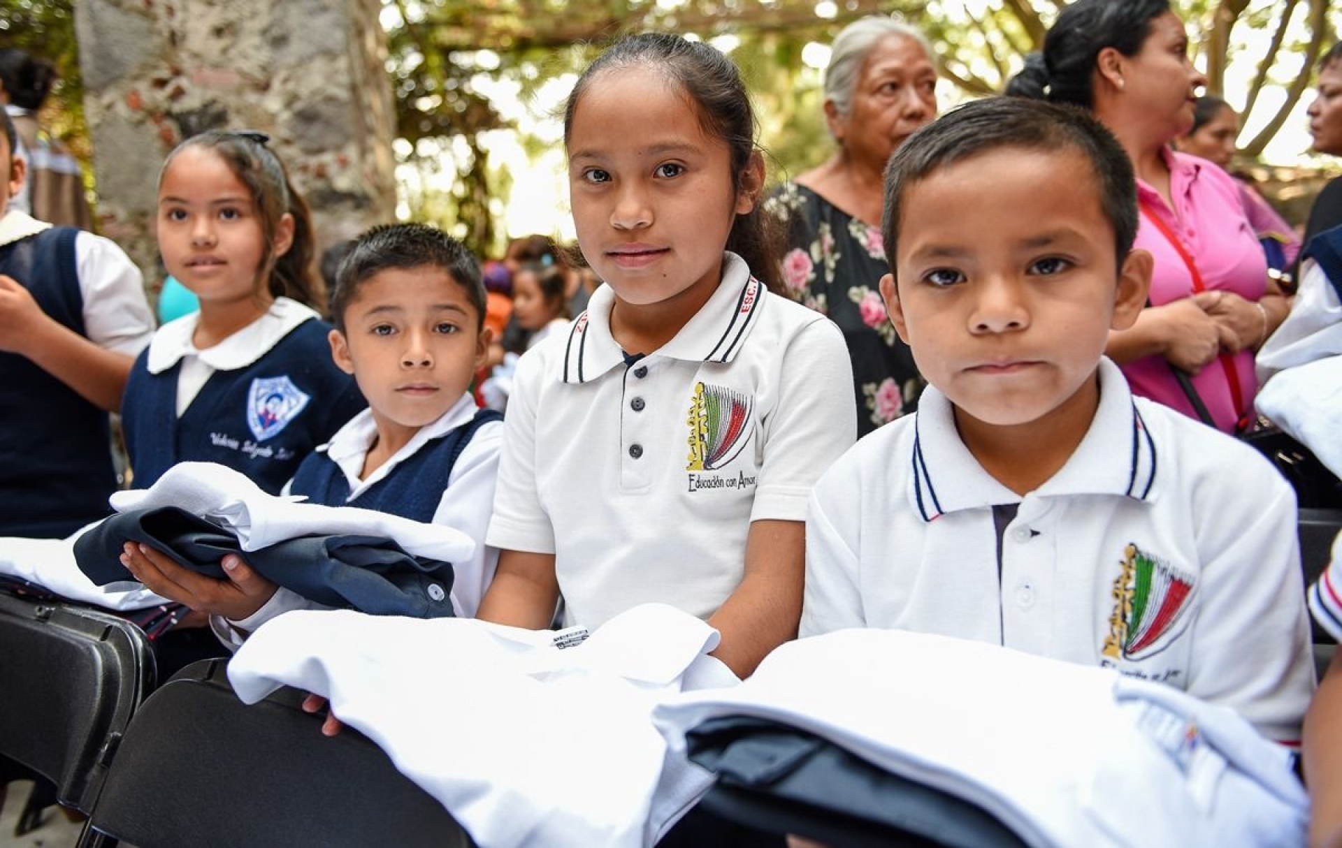 Comenzó la entrega de los uniformes escolares gratuitos