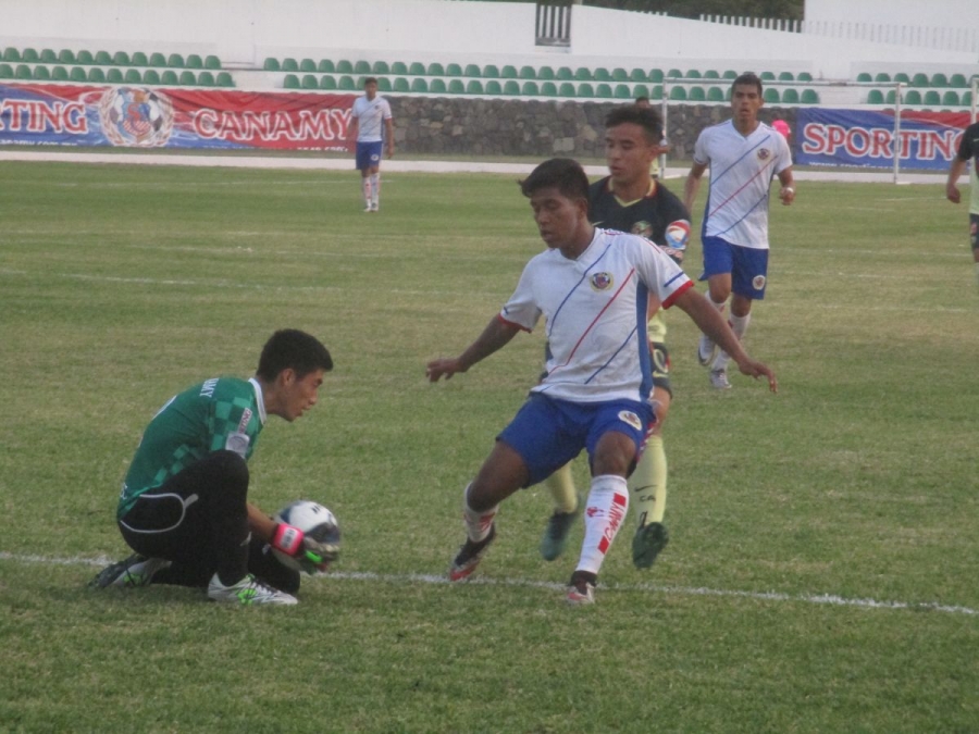 Sporting Canamy, con el pie derecho