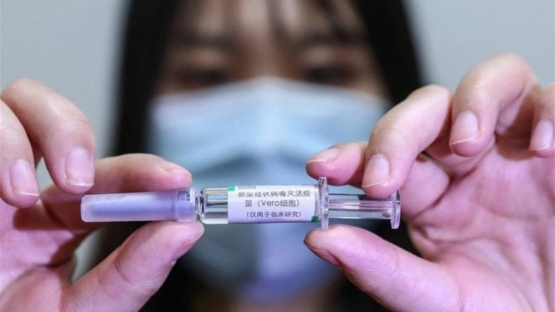 China prueba vacuna COVID-19 en 60,000 personas sin efectos secundarios