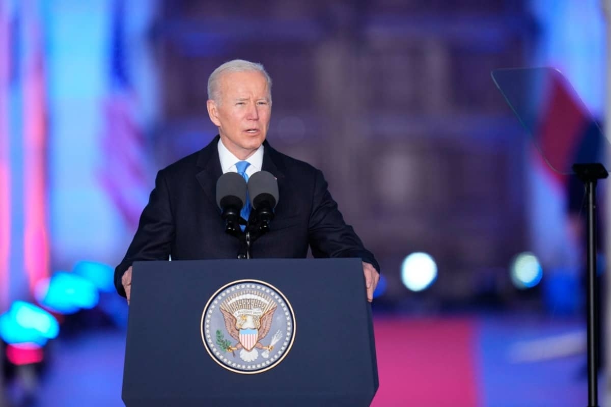 El mundo debe prepararse para "un largo combate": Biden