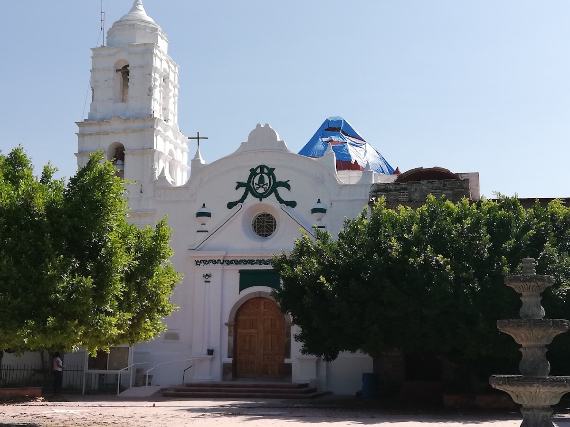 Casi a la mitad, rehabilitación de la parroquia San Pedro Apóstol