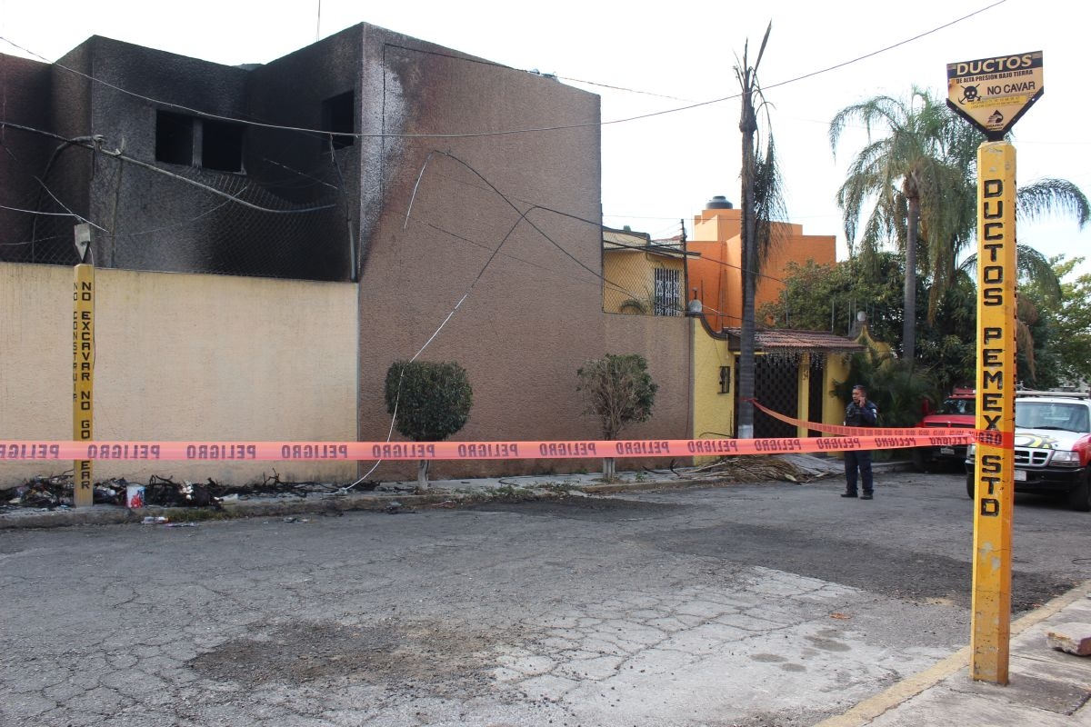 Conminan a familias a desalojar viviendas sobre ductos de Pemex