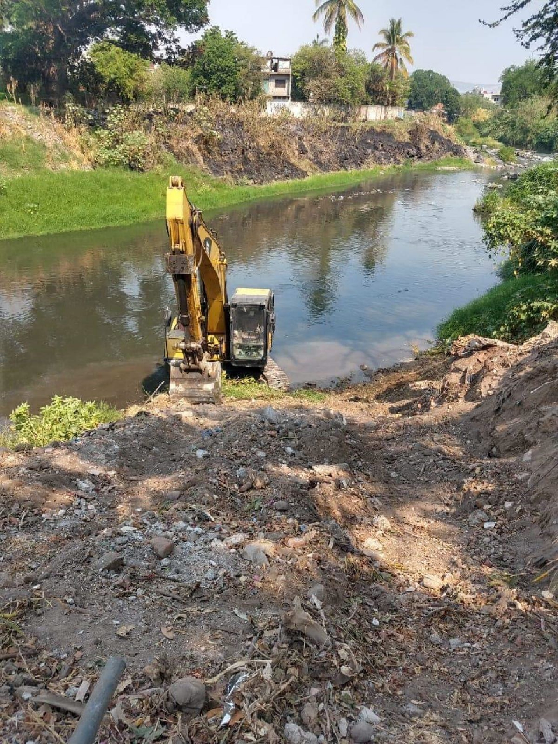 Inicia el desazolve en diversas zonas del río Apatlaco