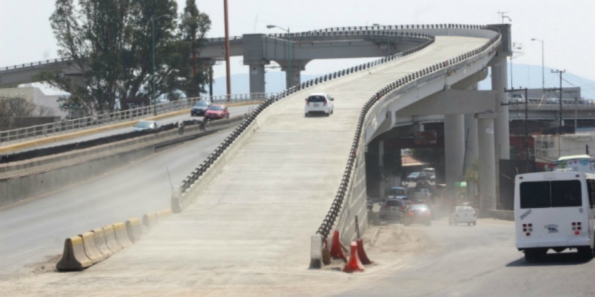 Abren circulación en el puente Jacarandas, en bulevar Cuauhnáhuac