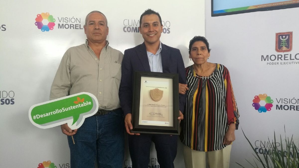 Obtiene estudiante de la UAEM Premio Estatal de la Juventud