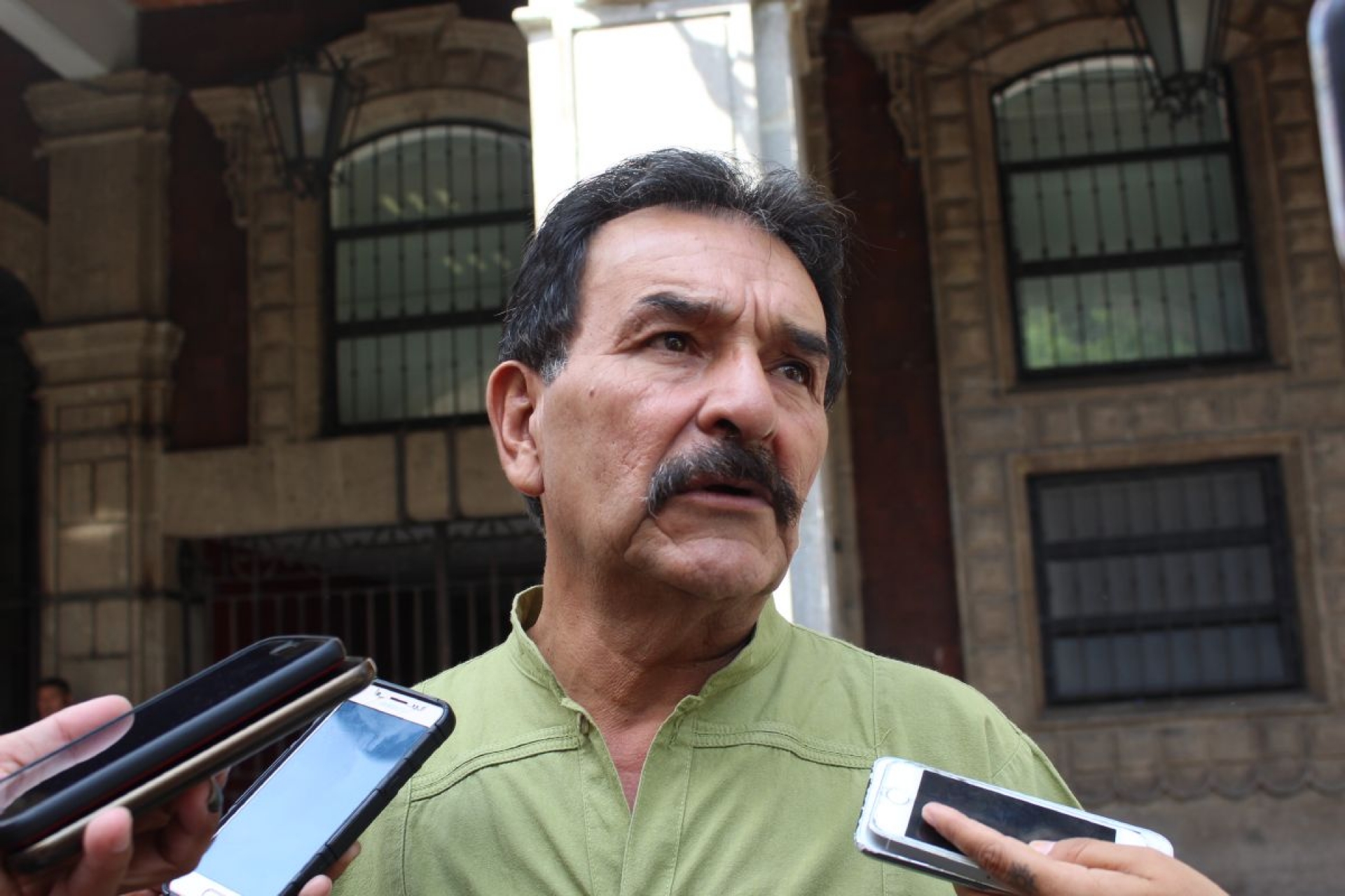 Taxistas amenazan a las nuevas autoridades