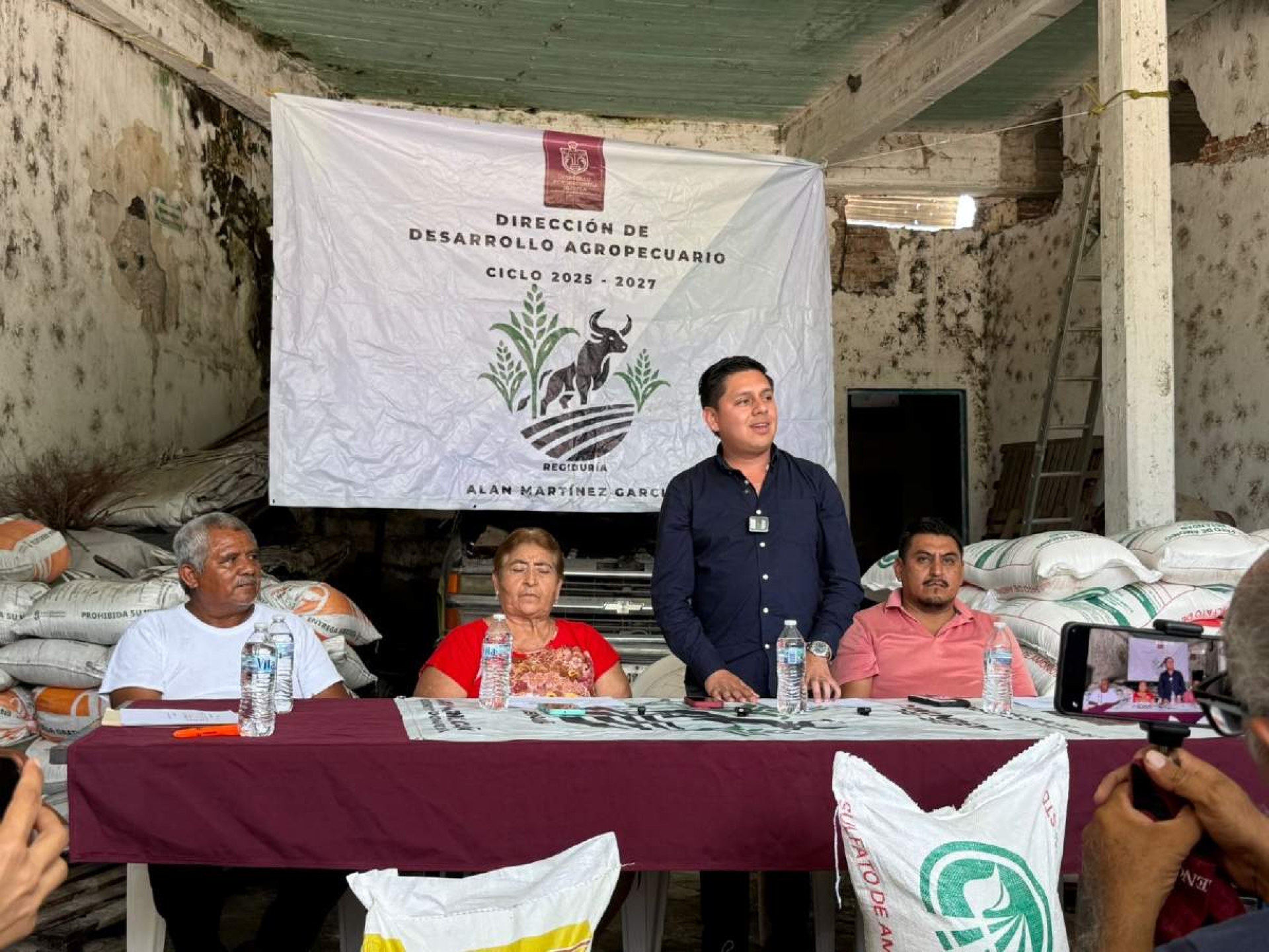 Entregan fertilizante a arroceros de Jojutla