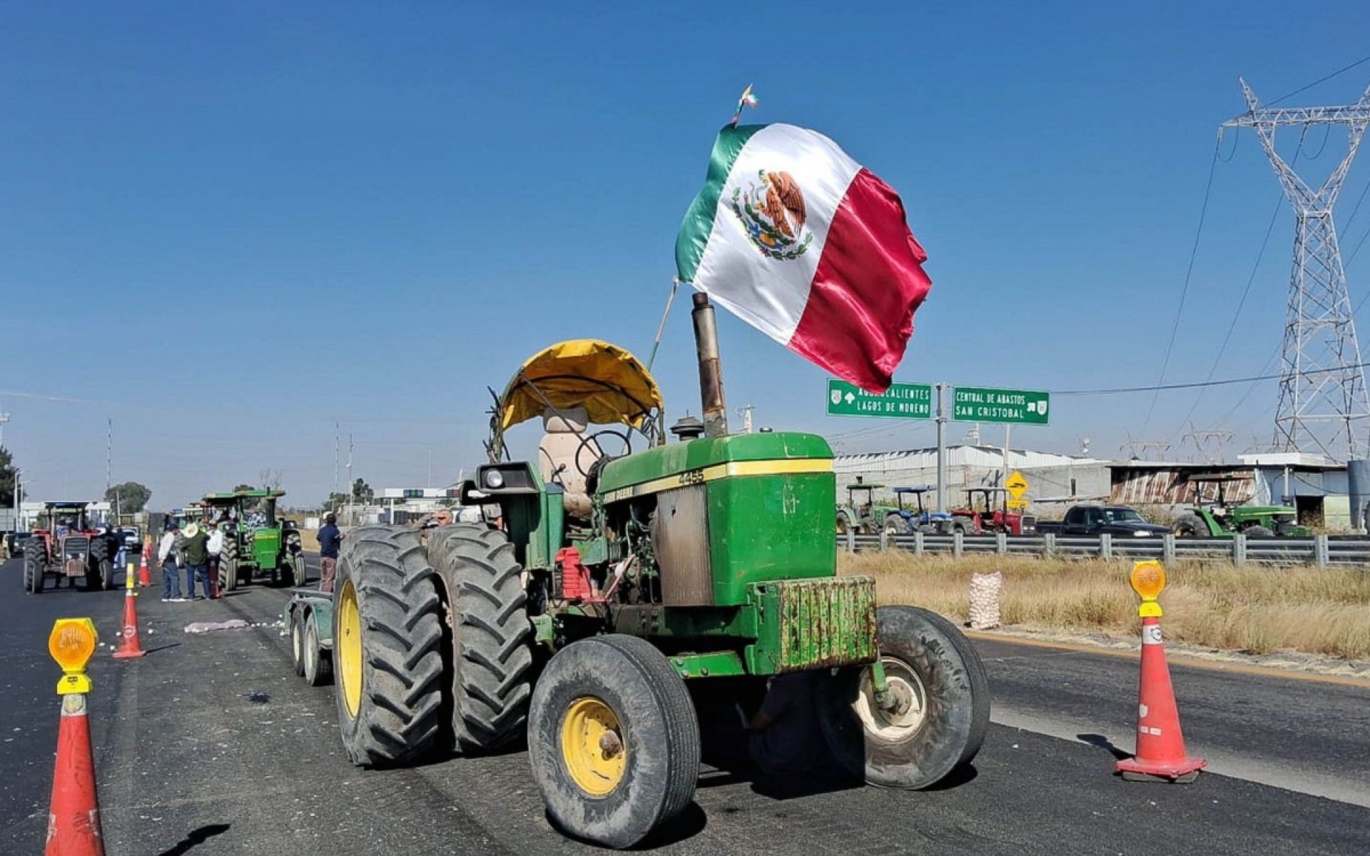 Gobierno insiste en diálogo tras anuncio de bloqueos de productores y transportistas
