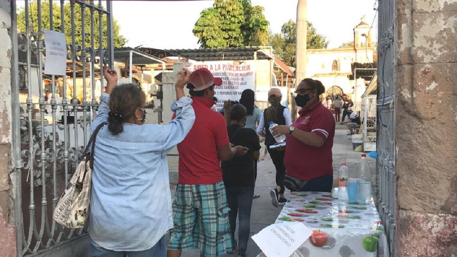 Al 40 % de su capacidad, la afluencia a panteones en Cuautla