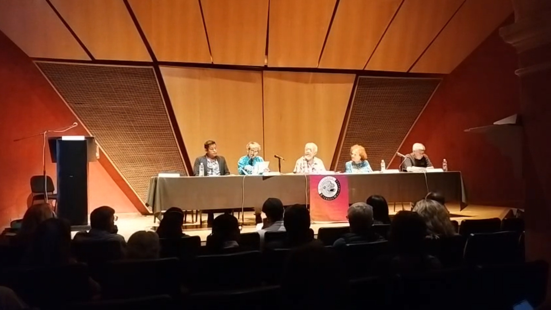 Realizan lectura de poesía por 31 años de existencia de editorial independiente