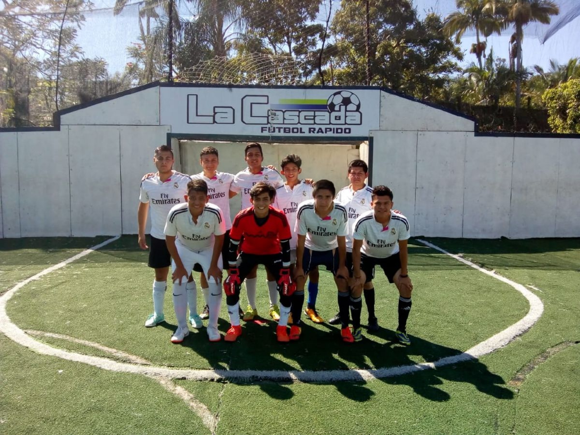 Se coronan con autoridad