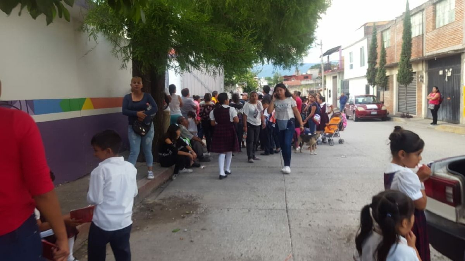 Retienen a personal del Centro de Salud de la colonia Tres de Mayo