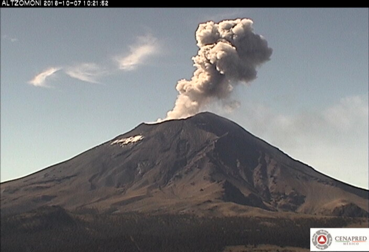 Registra cinco explosiones el volcán Popocatépetl