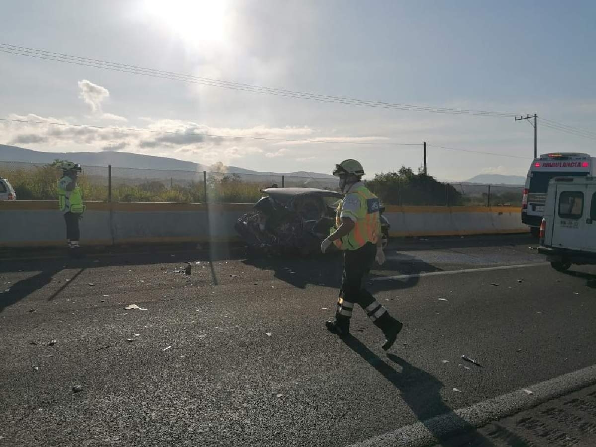Choca auto sobre la México-Acapulco