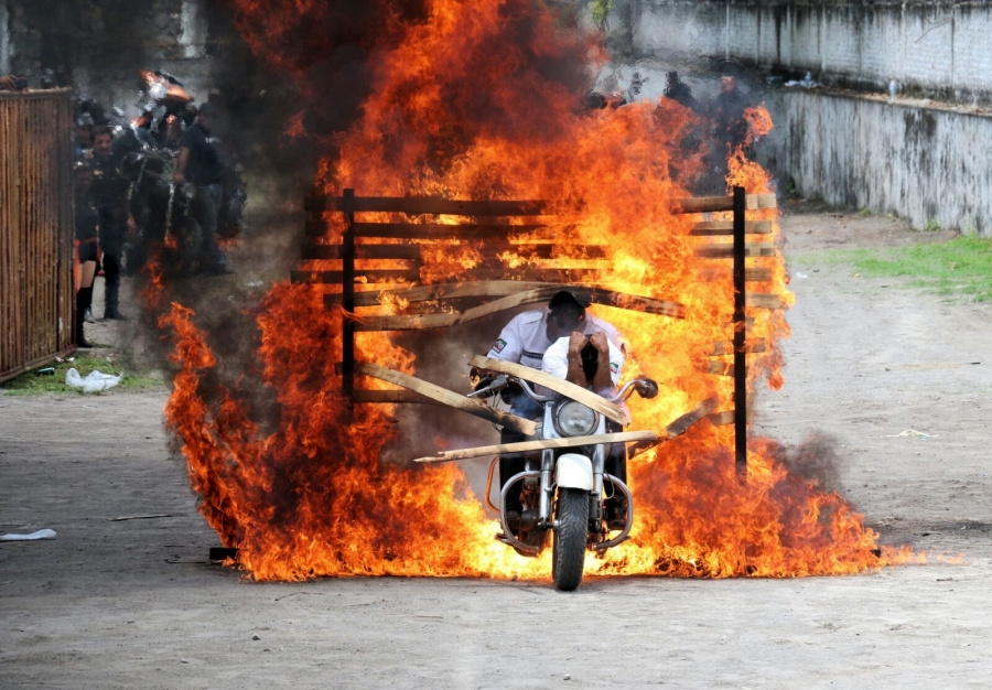 Espectáculo de motociclismo