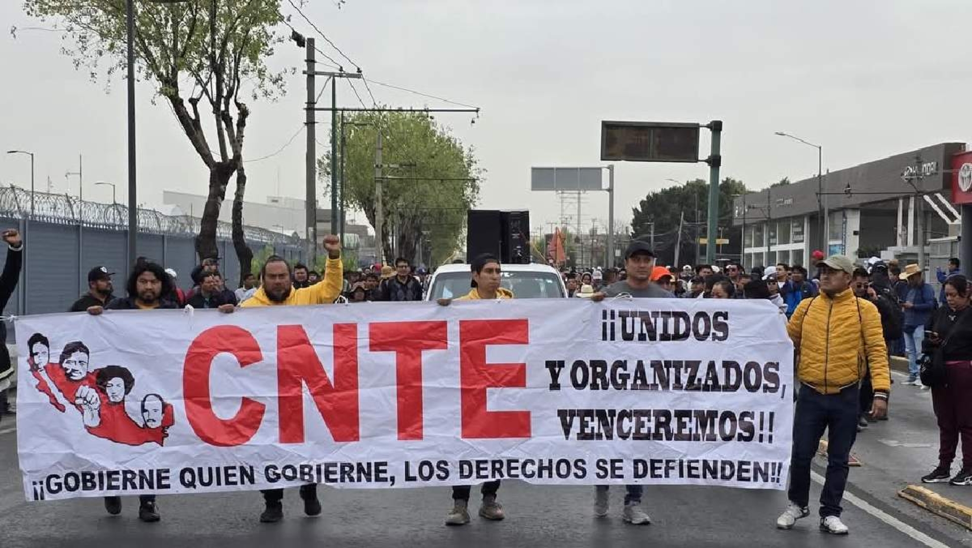 Insiste CNTE en paro indefinido