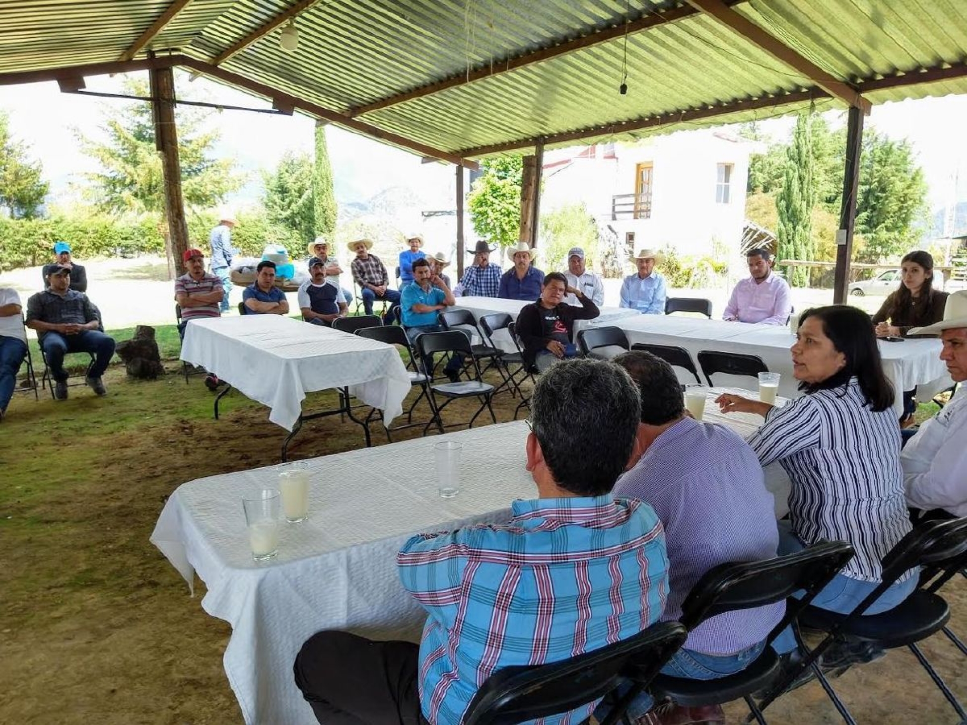 Ofrece apoyos Sedagro a productores de Tetela del Volcán